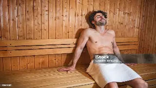 告别僵硬！居家按摩技巧：三招让你全身舒坦，原地回血！