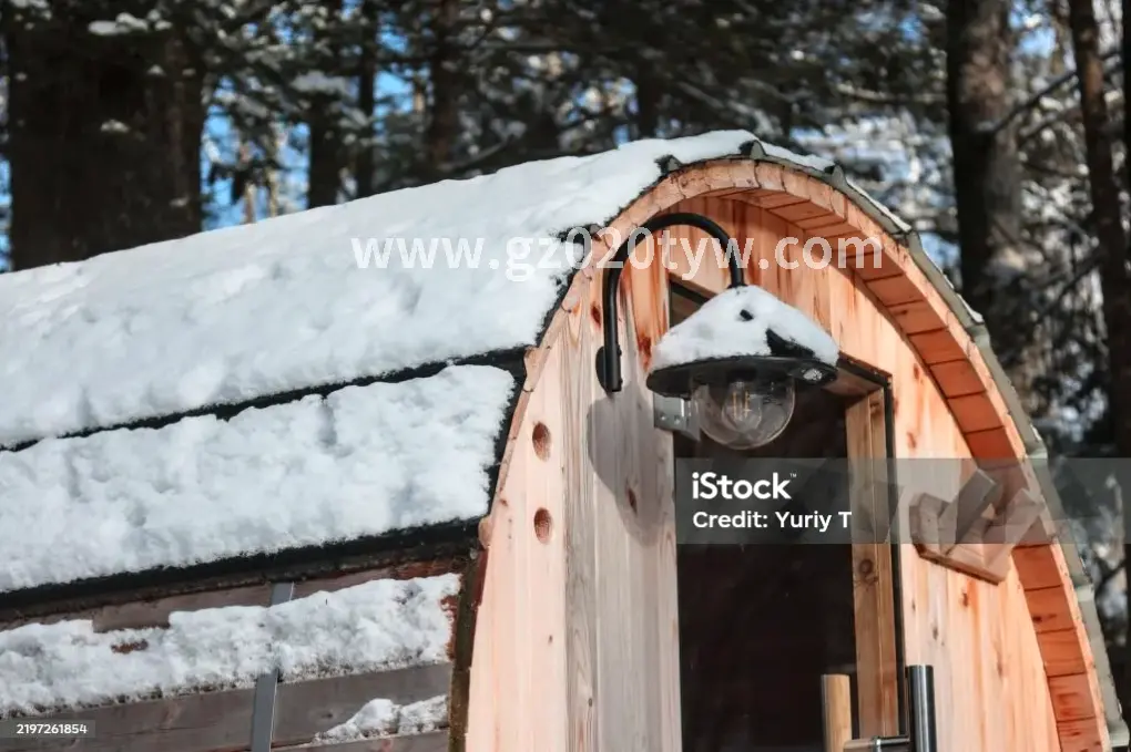 享受身体放松的人