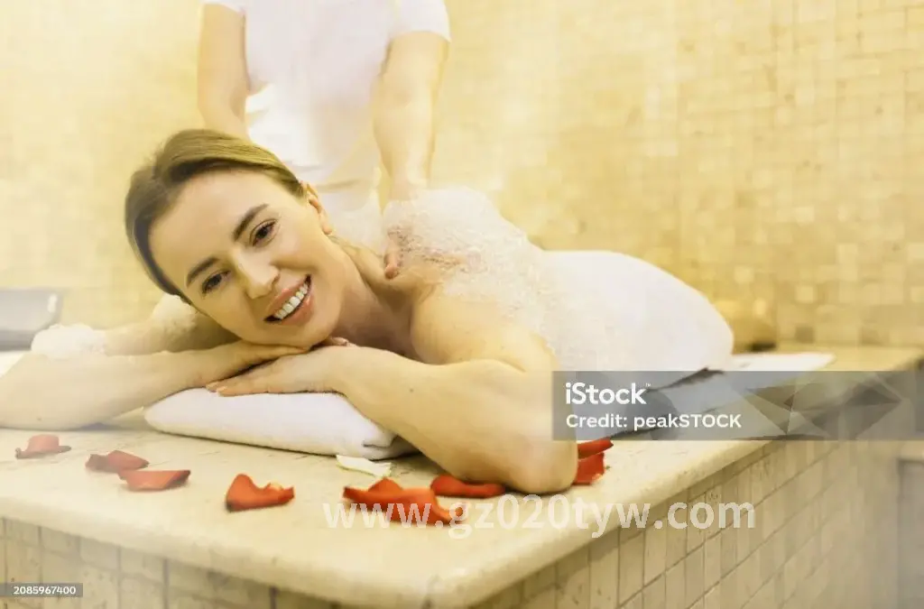 风池穴按摩示意图